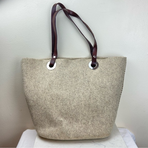 VINTAGE Y2K Banana Republic Leather and Wool Large Bucket Tote Bag - Picture 1 of 9